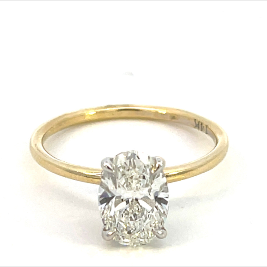 Beautiful Oval Shape Diamond Engagement Ring