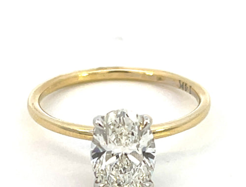Beautiful Oval Shape Diamond Engagement Ring