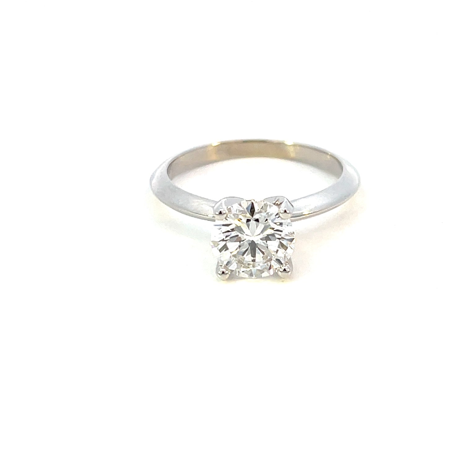 Round Beautiful  Diamond Solitare Engagement Ring